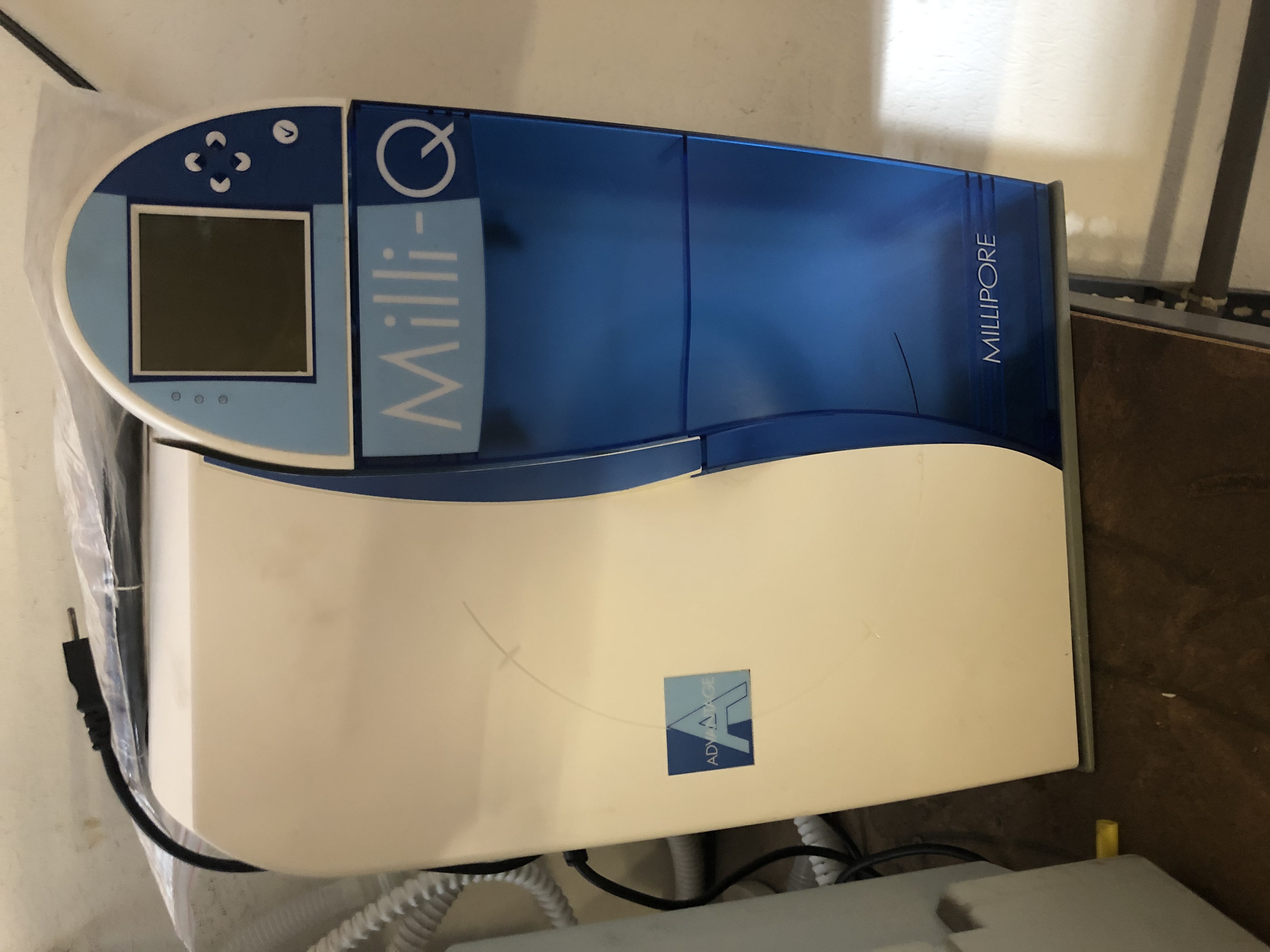 Z00Q0V0T0-USED - Millipore Milli-Q Advantage A10 Water Purification System Z00Q0V0T0-USED - Millipore Milli-Q Advantage A10 Water Purification System